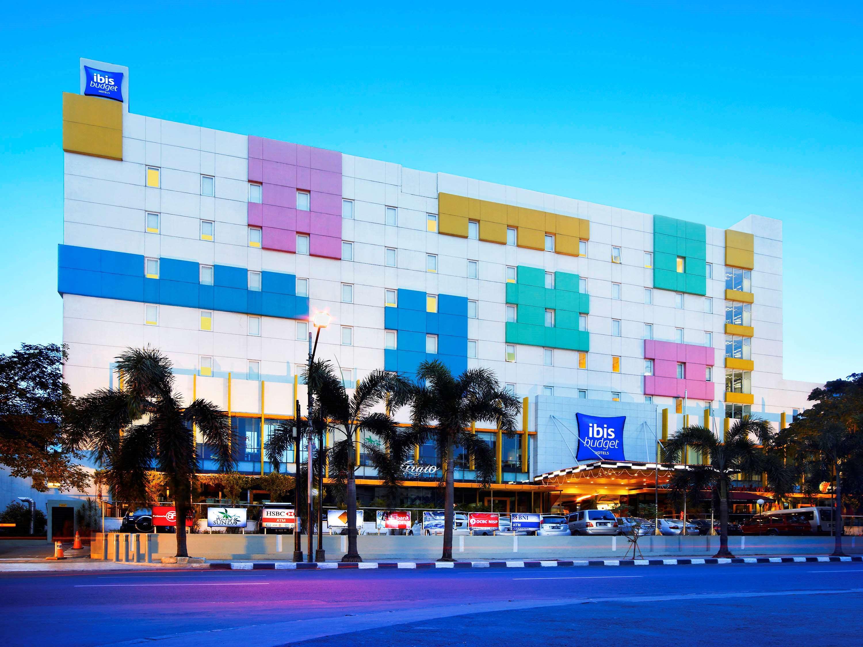 Ibis Budget Jakarta Cikini Екстер'єр фото