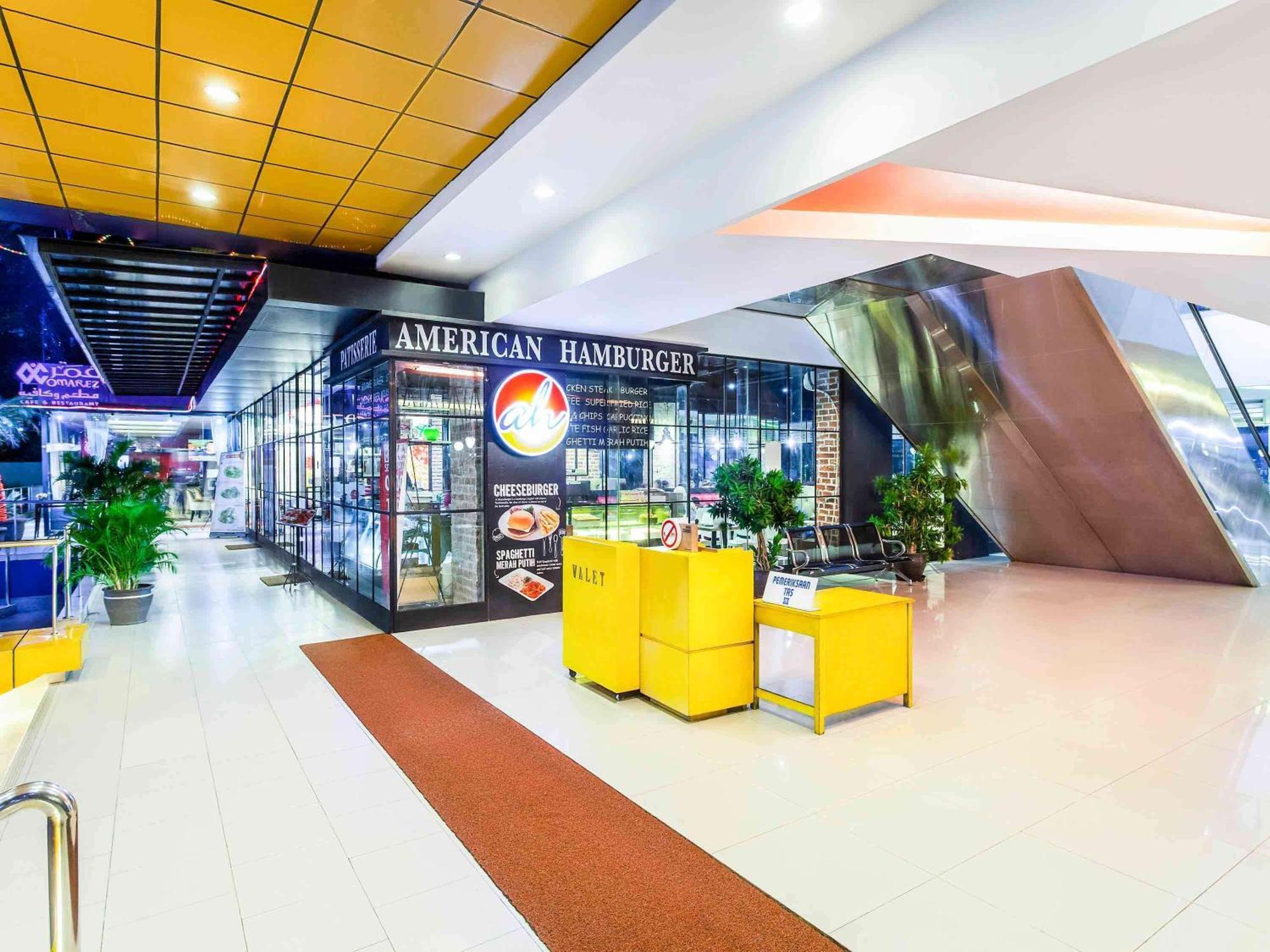 Ibis Budget Jakarta Cikini Екстер'єр фото