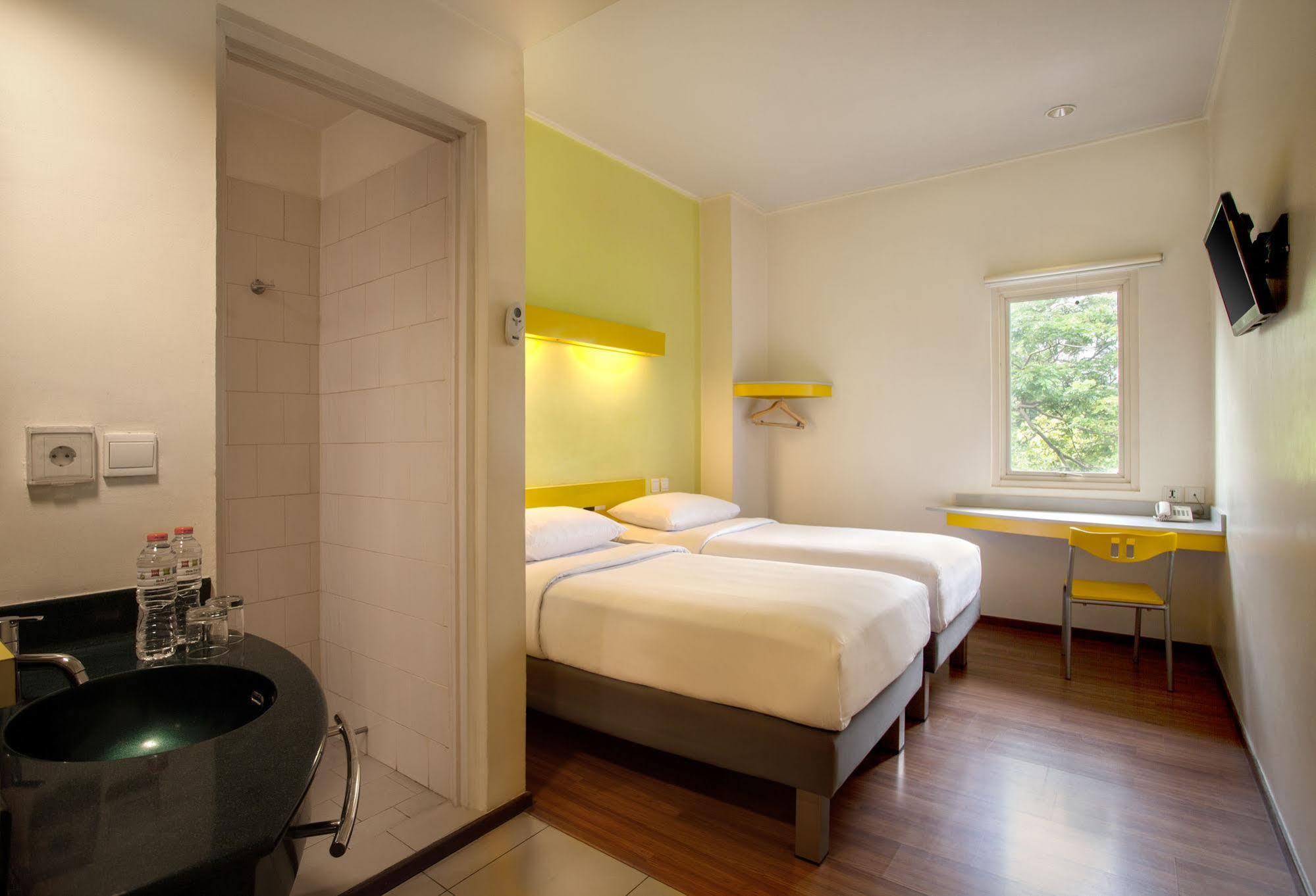 Ibis Budget Jakarta Cikini Екстер'єр фото