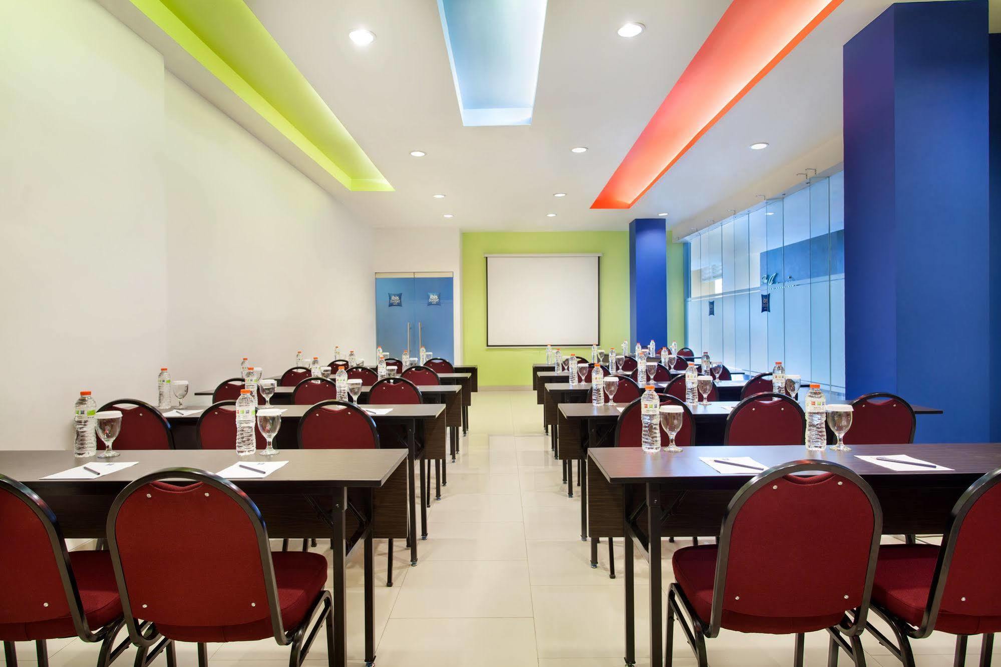 Ibis Budget Jakarta Cikini Екстер'єр фото