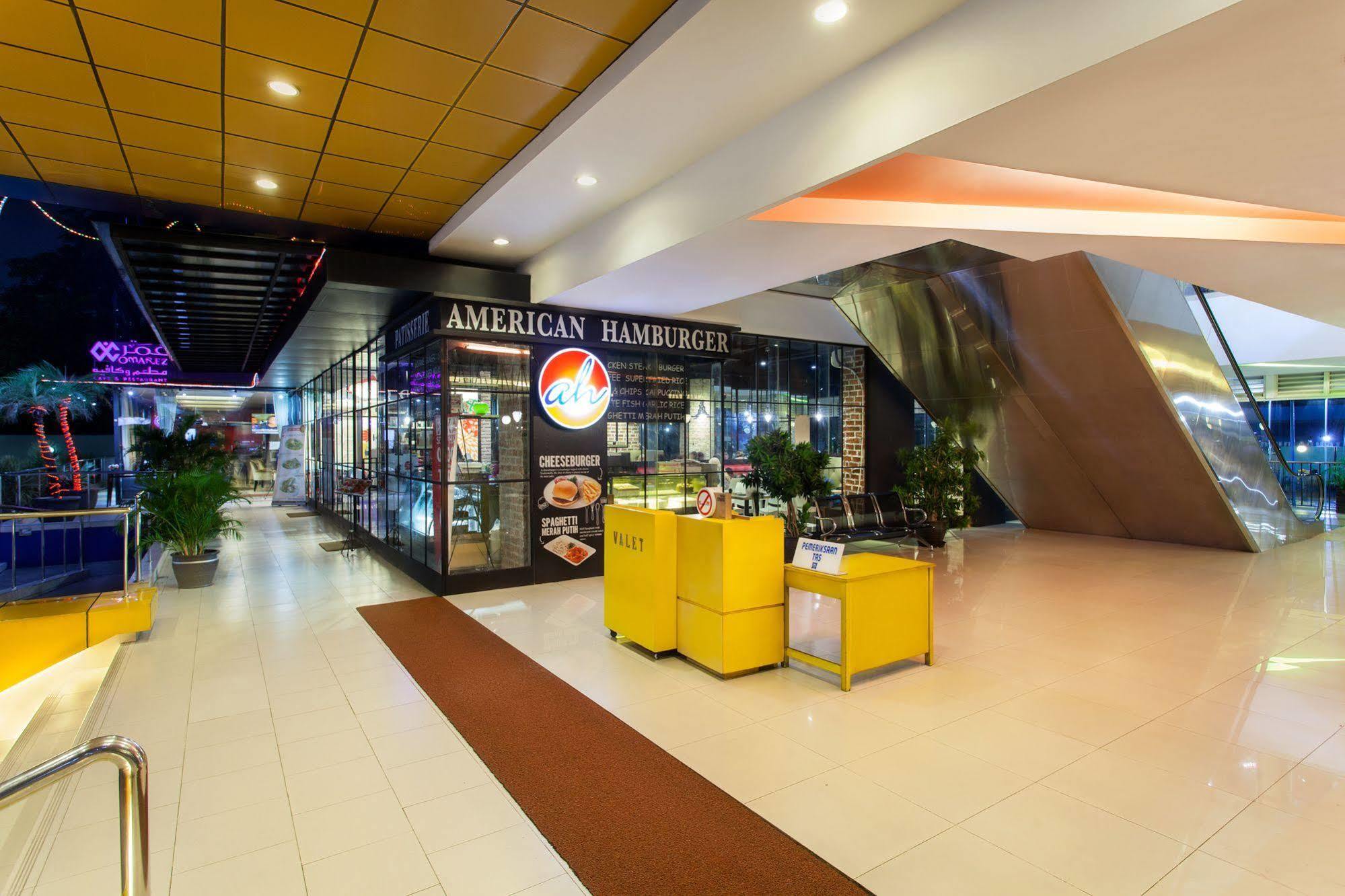 Ibis Budget Jakarta Cikini Екстер'єр фото
